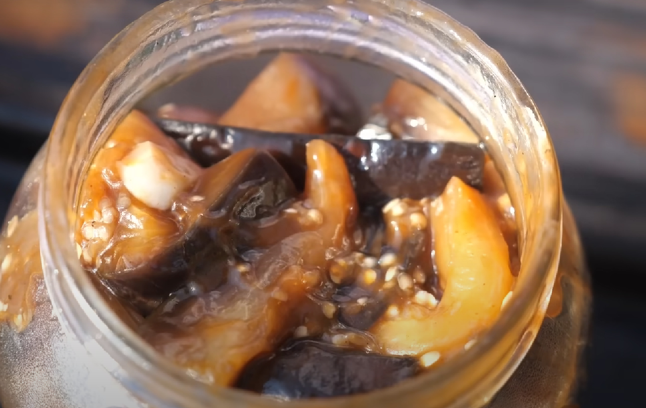 Консервированные баклажаны в остром соусе: 2 способа приготовить вкусную закуску на зиму